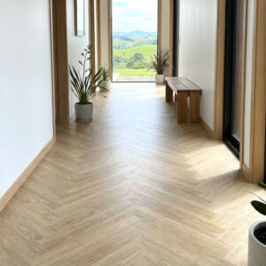 The 6.5mm Luxury SPC Hybrid Flooring in Herringbone Light Oak is designed for homeowners who want to achieve a bright, contemporary look with the elegance of parquet.
